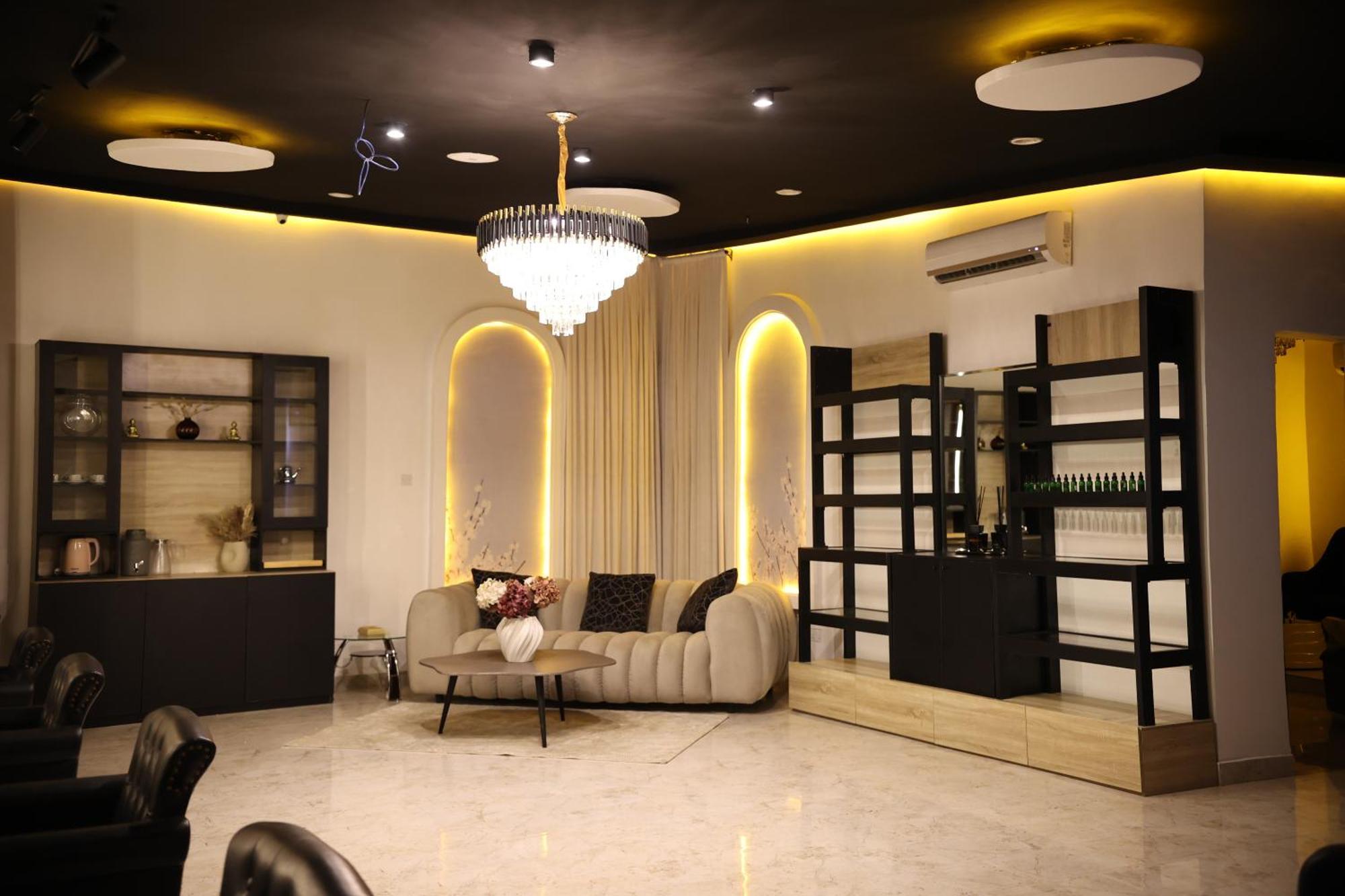 Johnwood Hotel By Bolton Abuja Exterior photo
